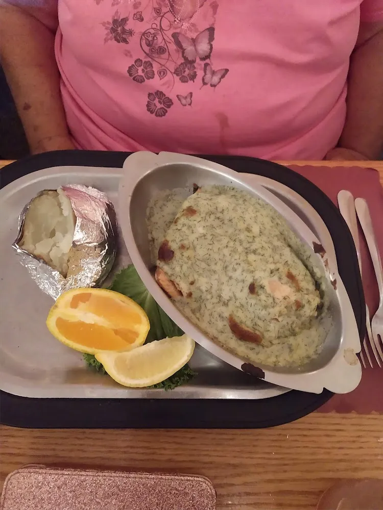 Poached Salmon with Dill Sauce